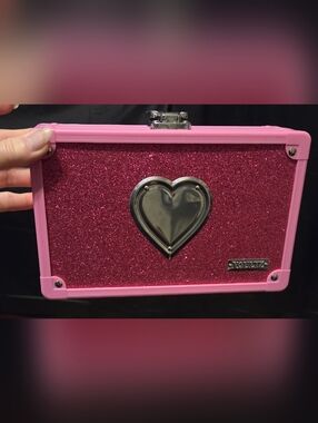 Pink Vaultz Supply Box w Pink Glitter & a Heart Design